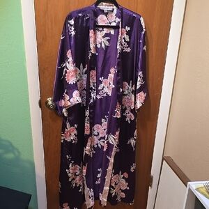 Morgan Taylor Floral Kimono Robe